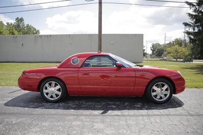 2002 Ford Thunderbird Deluxe   - Photo 5 - Sylvania, OH 43560