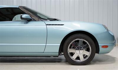 2002 Ford Thunderbird Deluxe - Photo 13 - Sylvania, OH 43560