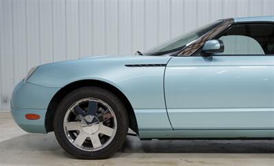 2002 Ford Thunderbird Deluxe - Photo 5 - Sylvania, OH 43560