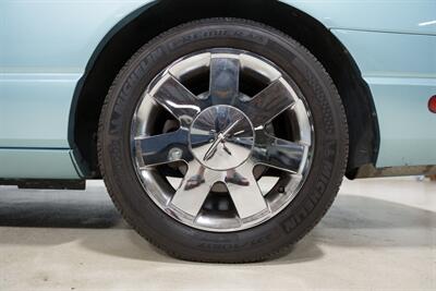 2002 Ford Thunderbird Deluxe - Photo 10 - Sylvania, OH 43560