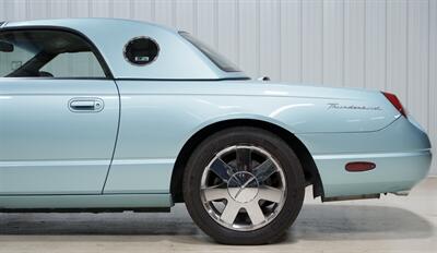2002 Ford Thunderbird Deluxe - Photo 6 - Sylvania, OH 43560