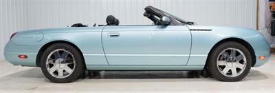 2002 Ford Thunderbird Deluxe - Photo 2 - Sylvania, OH 43560