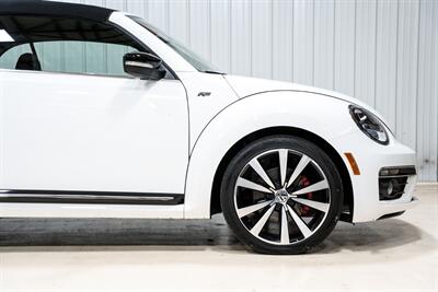 2014 Volkswagen Beetle Convertible R-Line PZEV - Photo 22 - Sylvania, OH 43560
