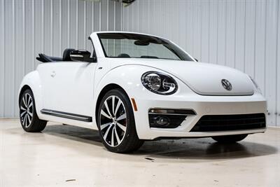 2014 Volkswagen Beetle Convertible R-Line PZEV - Photo 1 - Sylvania, OH 43560