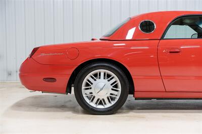 2002 Ford Thunderbird Deluxe - Photo 15 - Sylvania, OH 43560