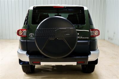 2014 Toyota FJ Cruiser   - Photo 6 - Sylvania, OH 43560