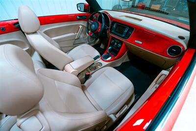 2018 Volkswagen Beetle Convertible 2.0T S   - Photo 19 - Sylvania, OH 43560