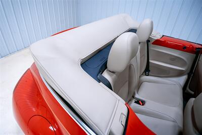 2018 Volkswagen Beetle Convertible 2.0T S   - Photo 21 - Sylvania, OH 43560