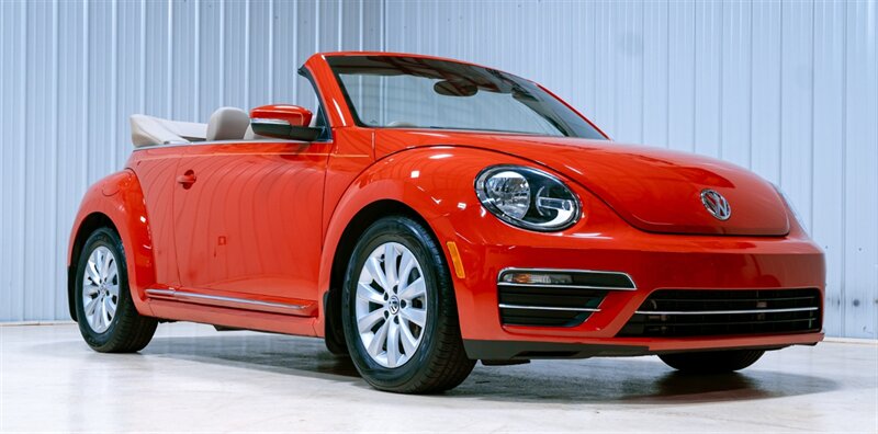 2018 Volkswagen Beetle Convertible 2.0T S  