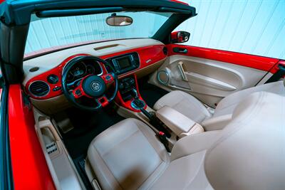 2018 Volkswagen Beetle Convertible 2.0T S   - Photo 16 - Sylvania, OH 43560