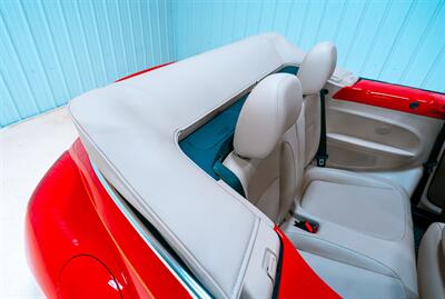 2018 Volkswagen Beetle Convertible 2.0T S   - Photo 21 - Sylvania, OH 43560