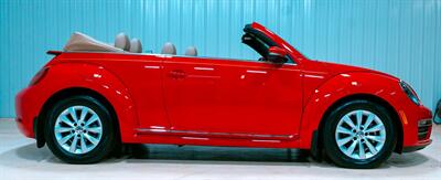 2018 Volkswagen Beetle Convertible 2.0T S   - Photo 9 - Sylvania, OH 43560