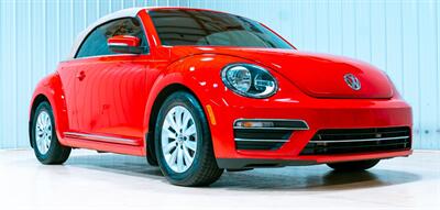 2018 Volkswagen Beetle Convertible 2.0T S   - Photo 13 - Sylvania, OH 43560