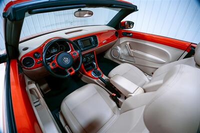2018 Volkswagen Beetle Convertible 2.0T S   - Photo 16 - Sylvania, OH 43560