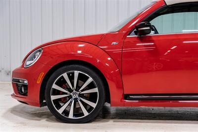 2014 Volkswagen Beetle Convertible R-Line   - Photo 3 - Sylvania, OH 43560