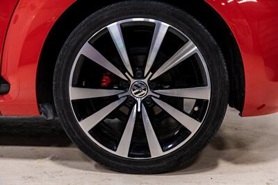 2014 Volkswagen Beetle Convertible R-Line   - Photo 9 - Sylvania, OH 43560