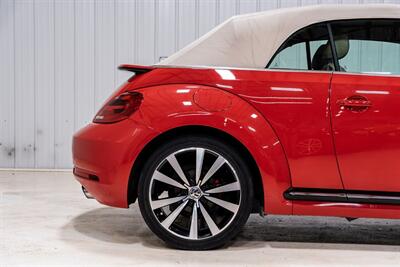 2014 Volkswagen Beetle Convertible R-Line   - Photo 14 - Sylvania, OH 43560
