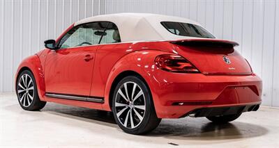 2014 Volkswagen Beetle Convertible R-Line   - Photo 5 - Sylvania, OH 43560