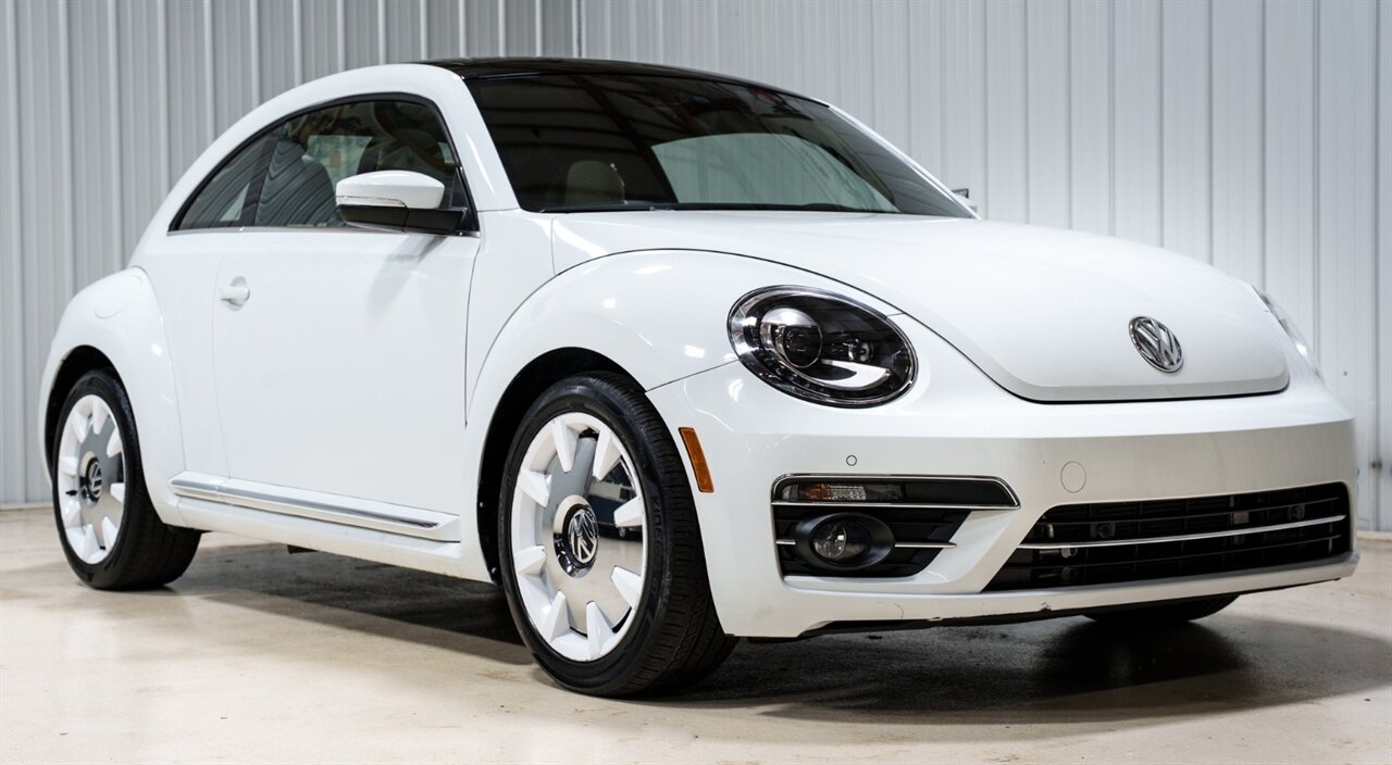2019 Volkswagen Beetle-Classic 2.0T S   - Photo 1 - Sylvania, OH 43560