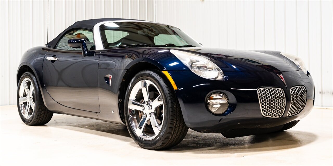 2007 Pontiac Solstice - Photo 1 - Sylvania, OH 43560