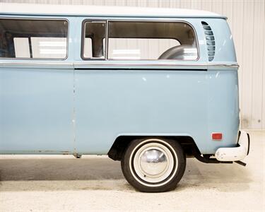 1970 Volkswagen Transporter   - Photo 2 - Sylvania, OH 43560