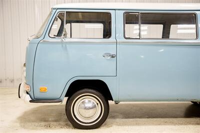 1970 Volkswagen Transporter   - Photo 3 - Sylvania, OH 43560