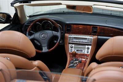 2005 Lexus SC 430   - Photo 12 - Sylvania, OH 43560