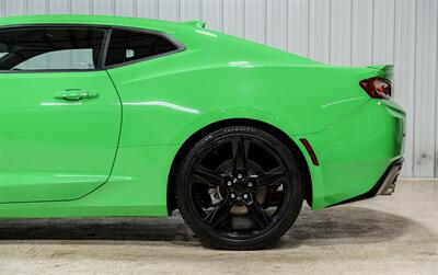 2017 Chevrolet Camaro LT - Photo 4 - Sylvania, OH 43560