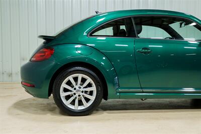 2018 Volkswagen Beetle-Classic 2.0T S   - Photo 11 - Sylvania, OH 43560