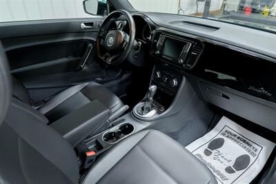 2018 Volkswagen Beetle-Classic 2.0T S   - Photo 18 - Sylvania, OH 43560