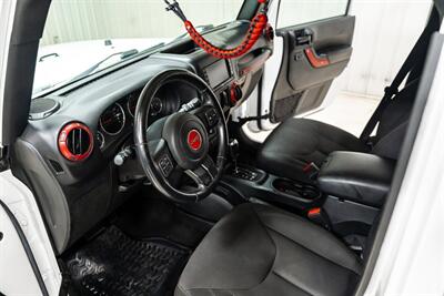 2016 Jeep Wrangler Unlimited Sport   - Photo 9 - Sylvania, OH 43560