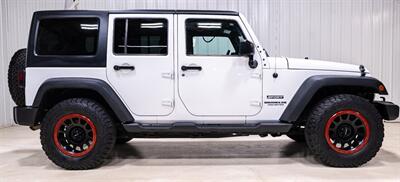 2016 Jeep Wrangler Unlimited Sport   - Photo 13 - Sylvania, OH 43560