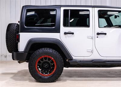 2016 Jeep Wrangler Unlimited Sport   - Photo 15 - Sylvania, OH 43560
