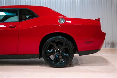 2013 Dodge Challenger SXT  Plus - Photo 4 - Sylvania, OH 43560