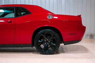 2013 Dodge Challenger SXT  Plus - Photo 4 - Sylvania, OH 43560