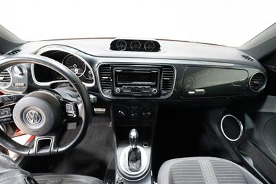 2014 Volkswagen Beetle-Classic R-Line PZEV - Photo 14 - Sylvania, OH 43560