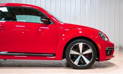 2014 Volkswagen Beetle-Classic R-Line PZEV - Photo 9 - Sylvania, OH 43560