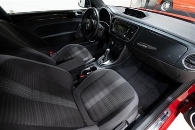2014 Volkswagen Beetle-Classic R-Line PZEV - Photo 15 - Sylvania, OH 43560