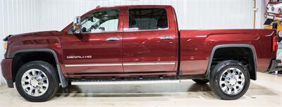 2017 GMC Sierra 2500 Denali   - Photo 2 - Sylvania, OH 43560