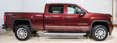 2017 GMC Sierra 2500 Denali   - Photo 19 - Sylvania, OH 43560