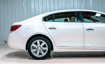 2012 Buick LaCrosse Premium 1   - Photo 9 - Sylvania, OH 43560