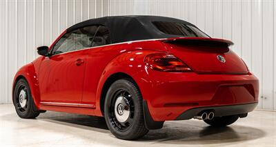 2015 Volkswagen Beetle Convertible 1.8T PZEV   - Photo 5 - Sylvania, OH 43560