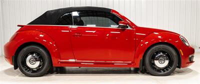 2015 Volkswagen Beetle Convertible 1.8T PZEV   - Photo 16 - Sylvania, OH 43560