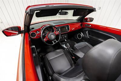 2015 Volkswagen Beetle Convertible 1.8T PZEV   - Photo 11 - Sylvania, OH 43560