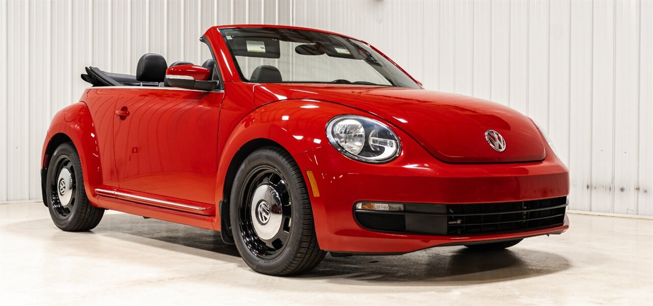 2015 Volkswagen Beetle Convertible 1.8T PZEV - Photo 1 - Sylvania, OH 43560