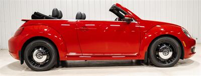 2015 Volkswagen Beetle Convertible 1.8T PZEV   - Photo 12 - Sylvania, OH 43560