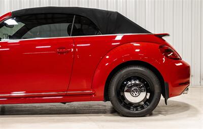 2015 Volkswagen Beetle Convertible 1.8T PZEV   - Photo 4 - Sylvania, OH 43560
