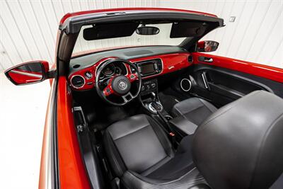 2015 Volkswagen Beetle Convertible 1.8T PZEV   - Photo 11 - Sylvania, OH 43560