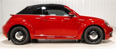 2015 Volkswagen Beetle Convertible 1.8T PZEV   - Photo 16 - Sylvania, OH 43560