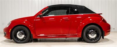 2015 Volkswagen Beetle Convertible 1.8T PZEV   - Photo 2 - Sylvania, OH 43560
